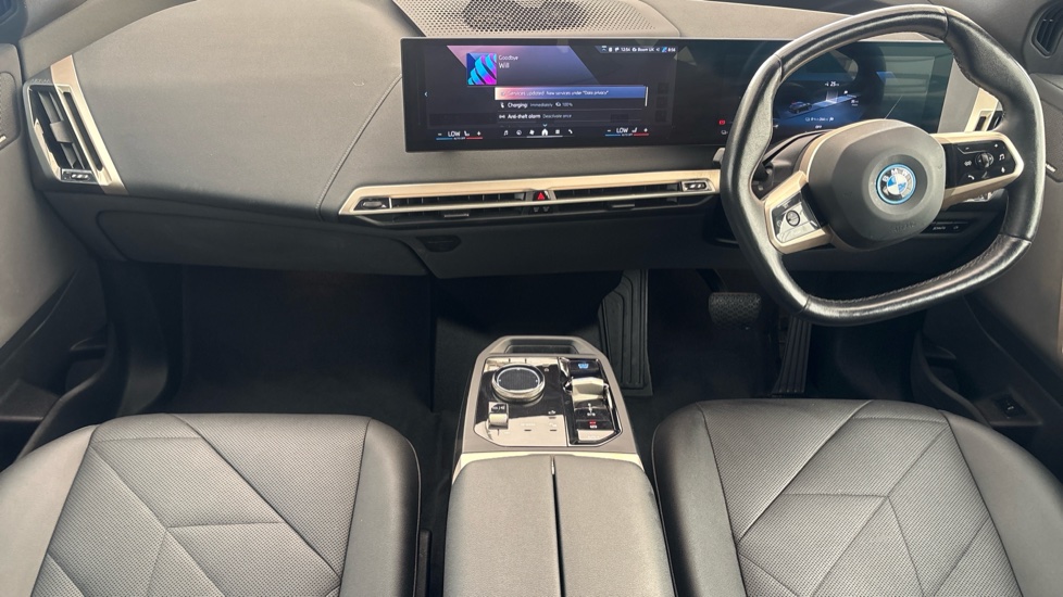 BMW iX Image 11