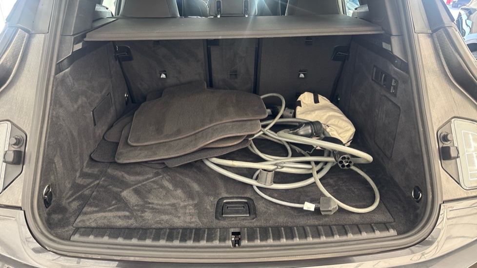 BMW iX Image 15