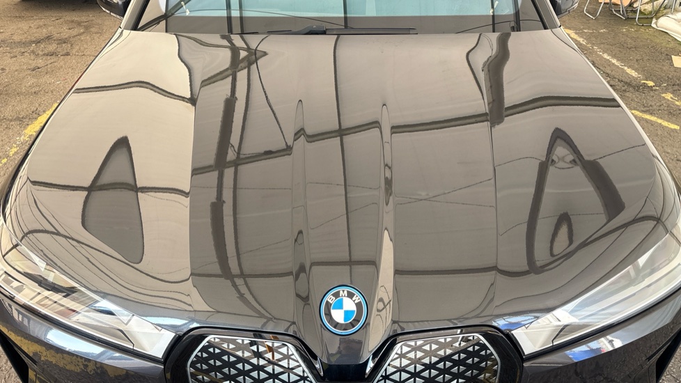 BMW iX Image 16