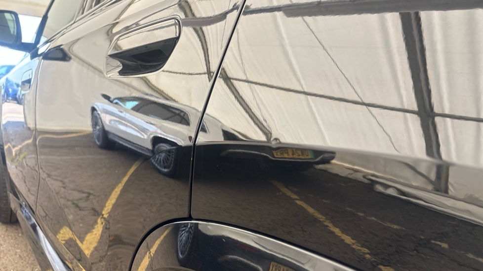 BMW iX1 dent