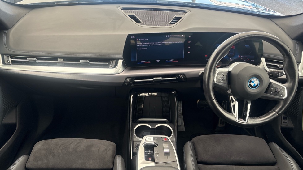 BMW iX1 Image 11