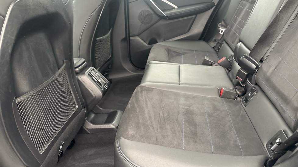 BMW iX1 Image 14