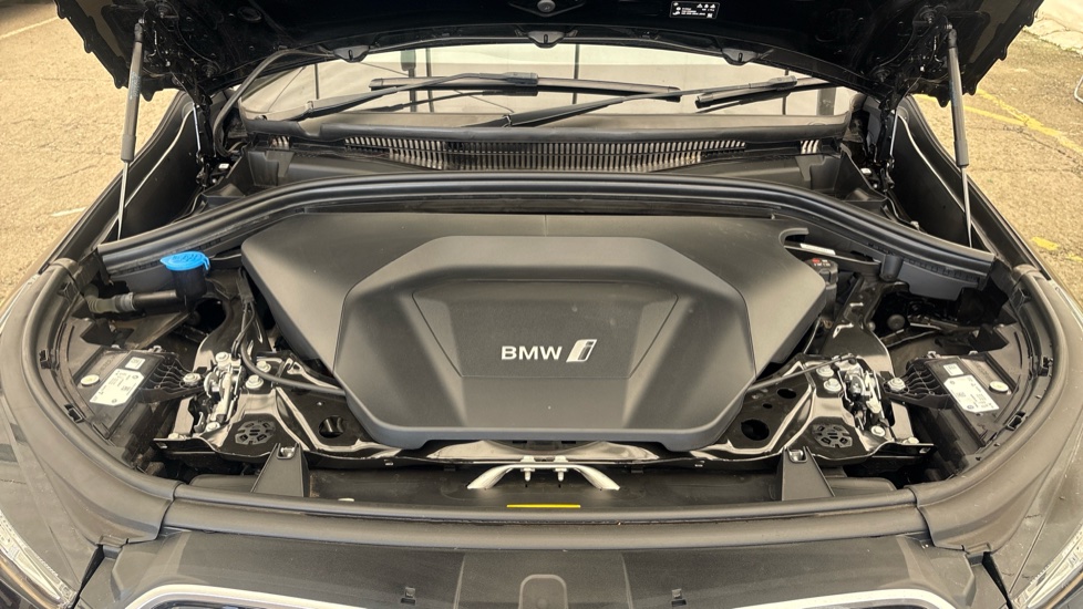 BMW iX1 Image 16