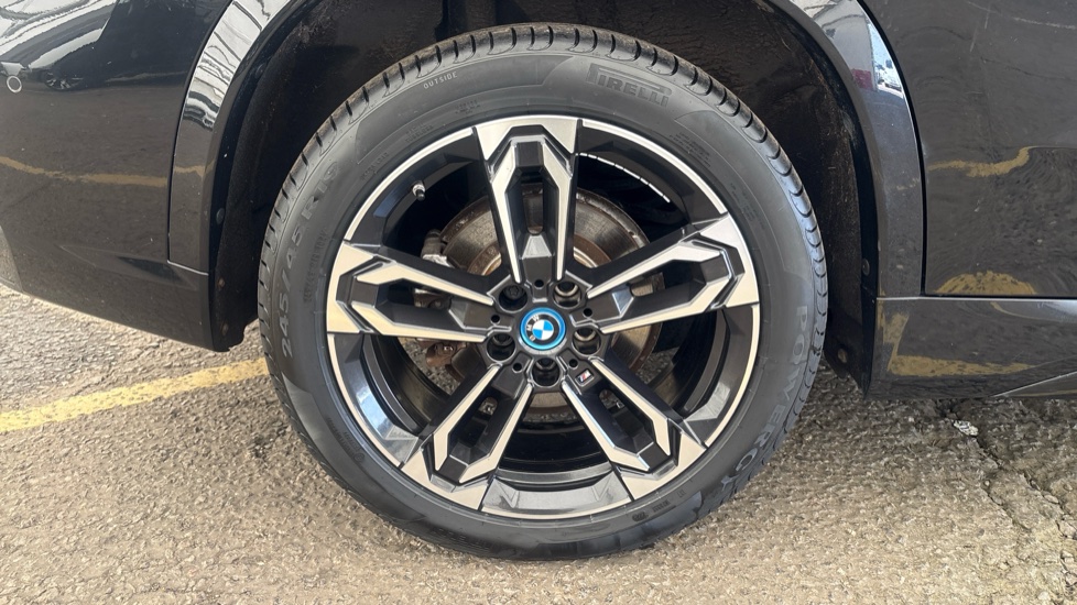 BMW iX1 Image 19