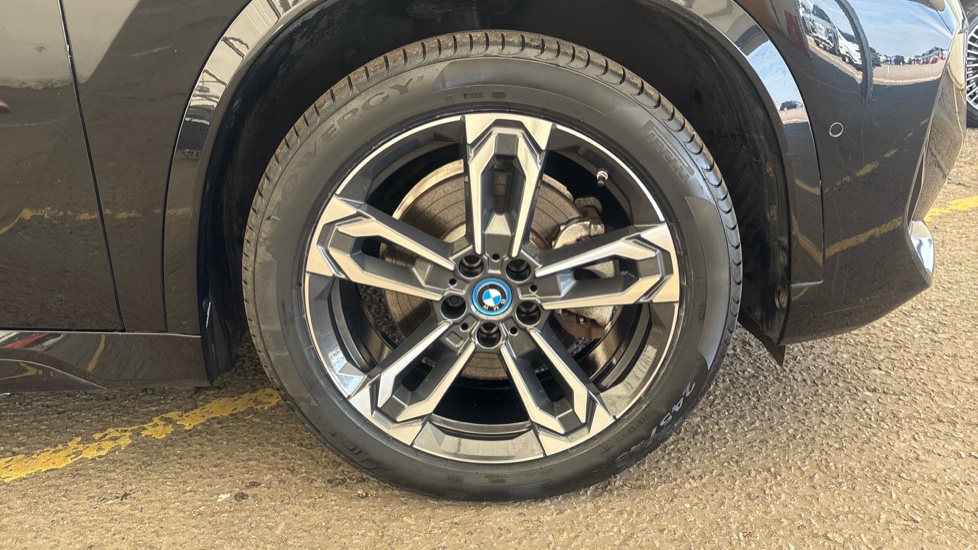 BMW iX1 Image 20