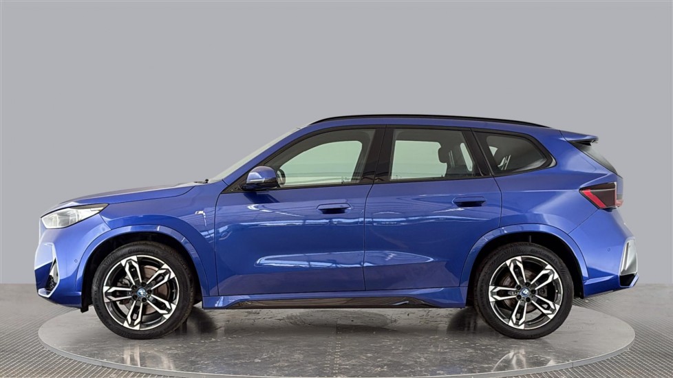 BMW iX1 Image 2