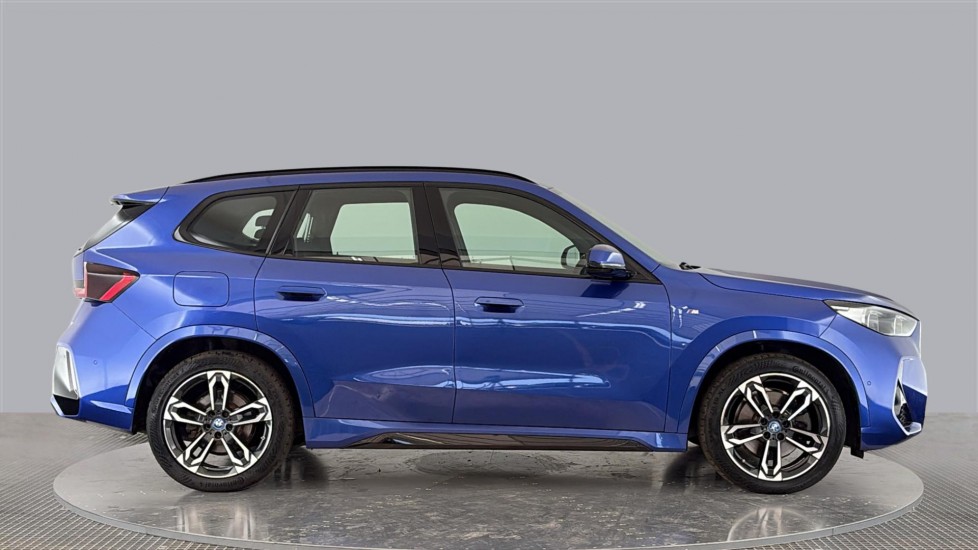 BMW iX1 Image 6