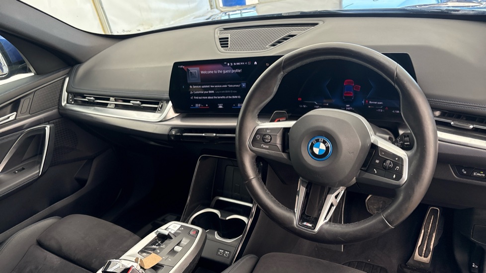BMW iX1 Image 9