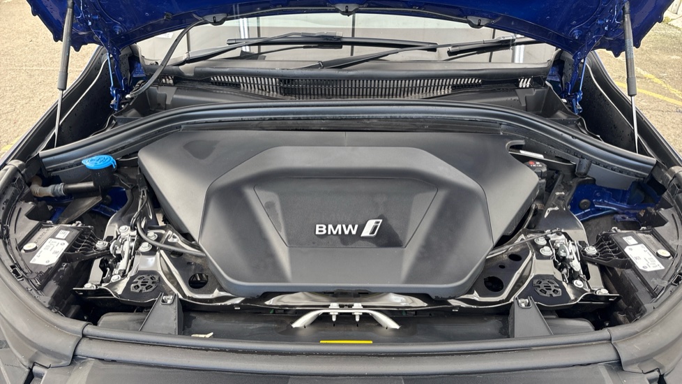 BMW iX1 Image 16