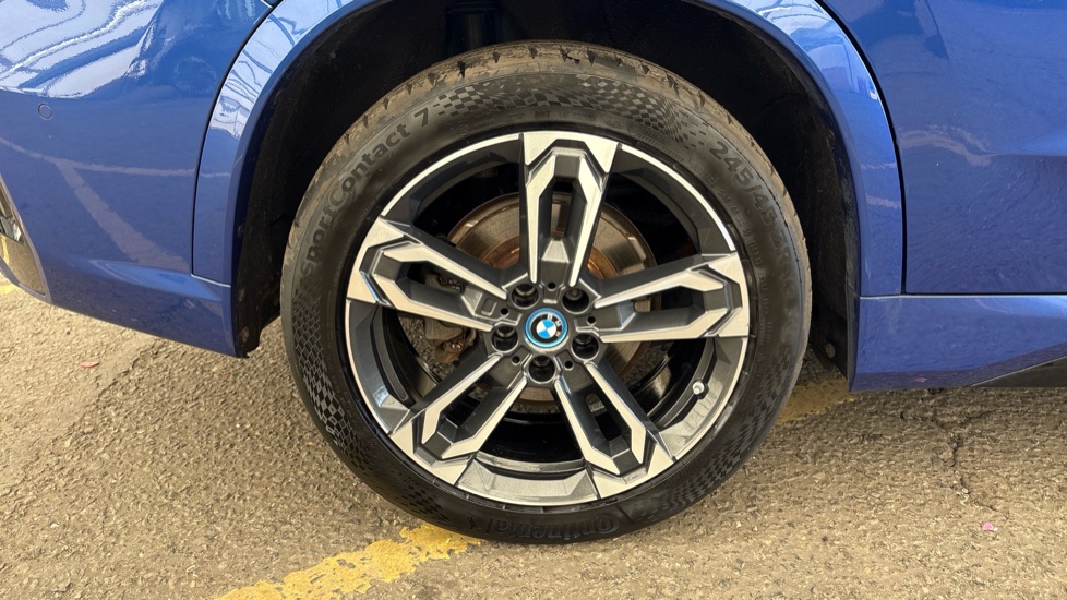 BMW iX1 Image 19