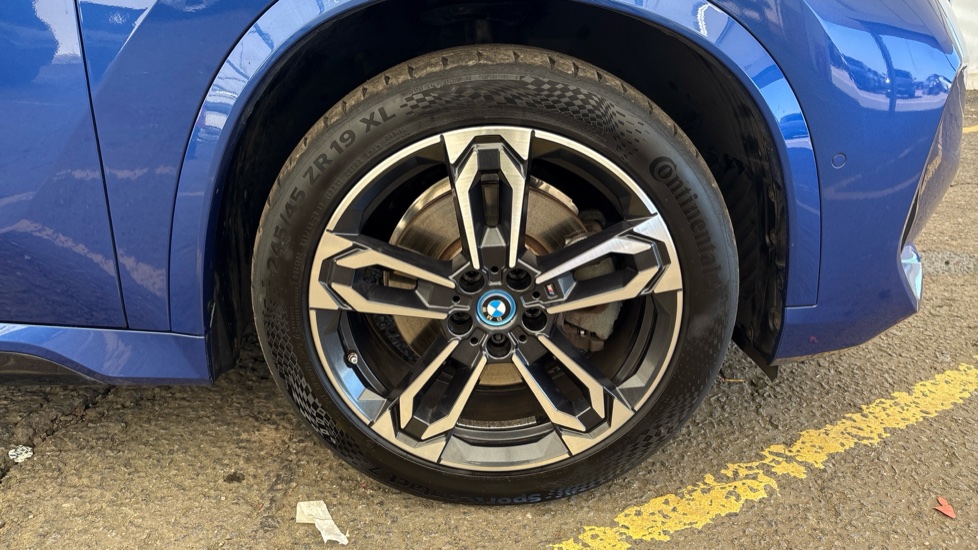 BMW iX1 Image 20