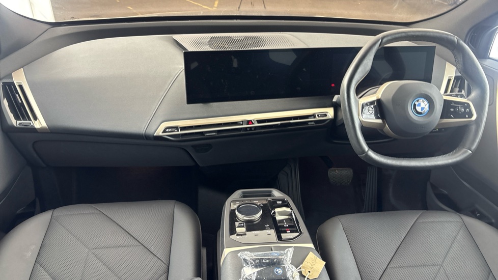 BMW iX Image 11