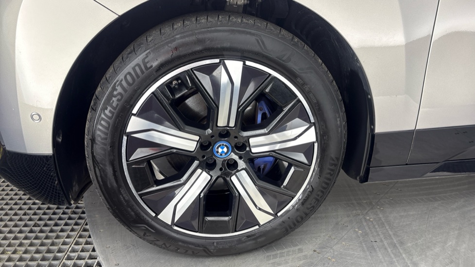 BMW iX ESTATE 240kW xDrive40 M Sport 76.6kWh 5dr Auto