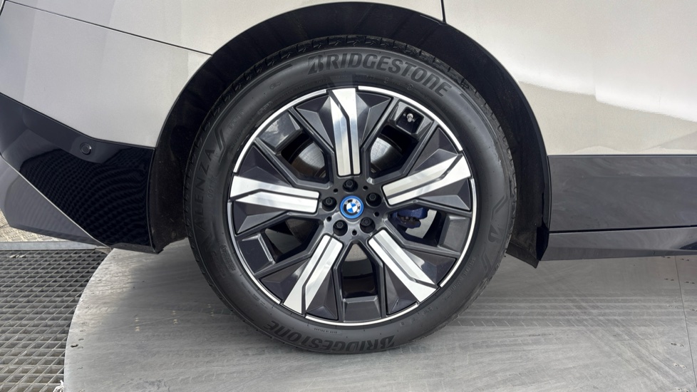 BMW iX ESTATE 240kW xDrive40 M Sport 76.6kWh 5dr Auto