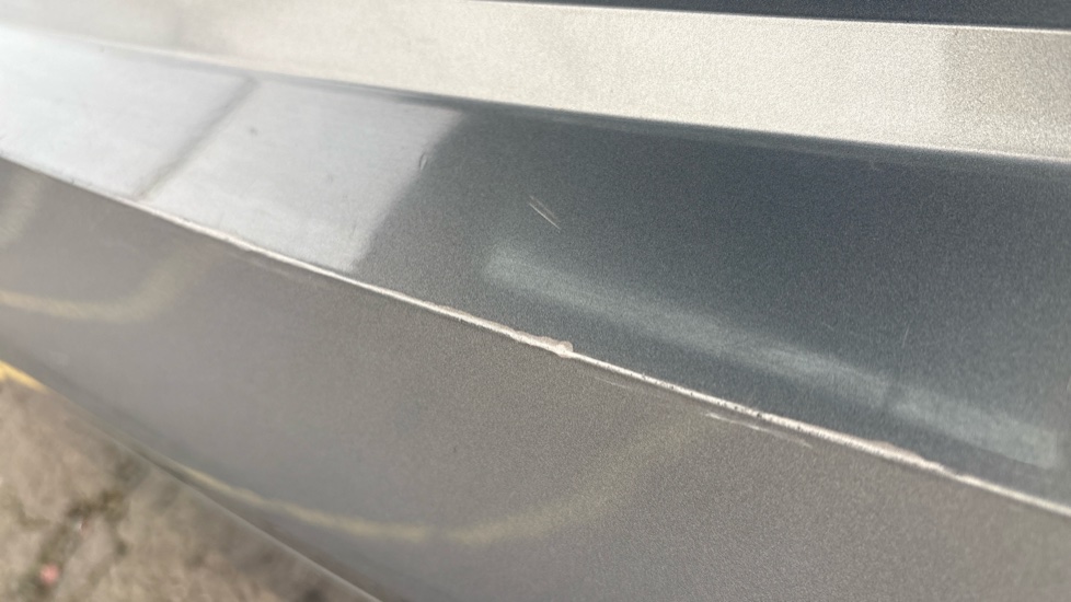 BMW iX Chips and scratches