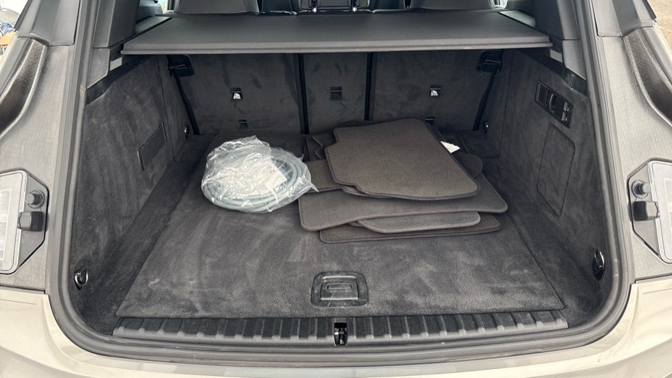 BMW iX Image 15