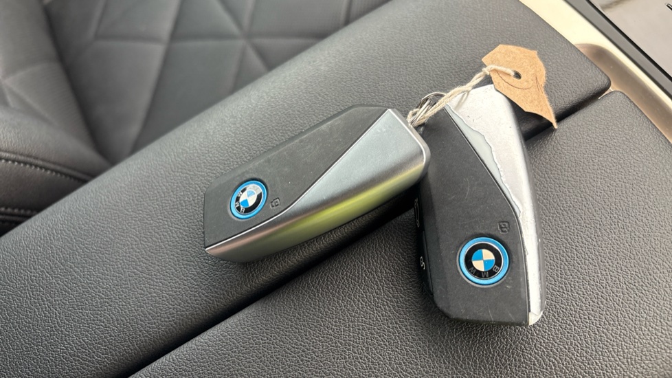 BMW iX two keys