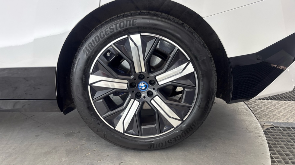 BMW iX ESTATE 240kW xDrive40 M Sport 76.6kWh 5dr Auto