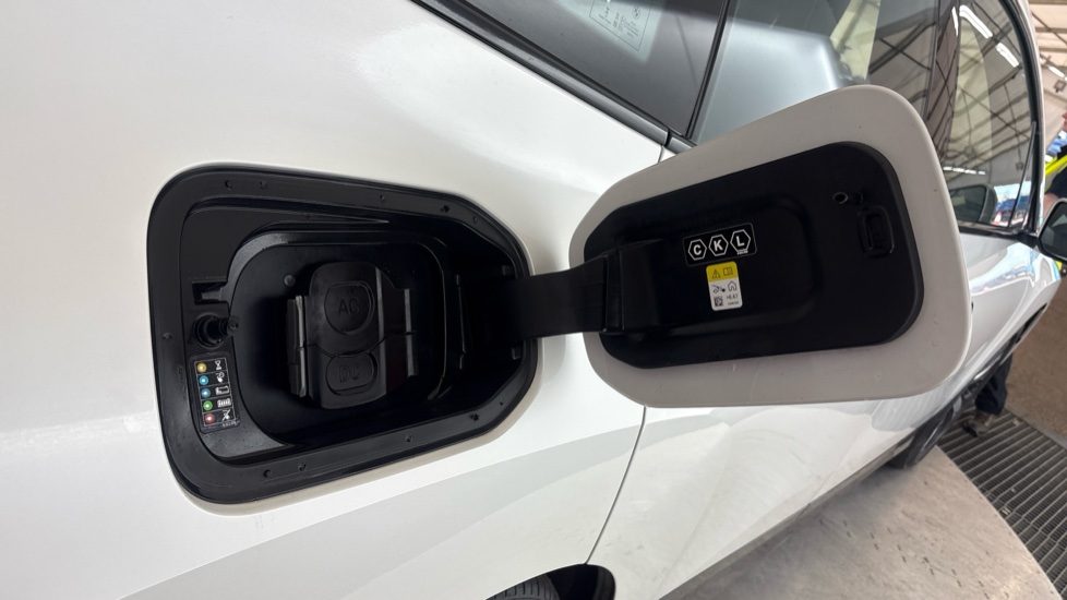 BMW iX ESTATE 240kW xDrive40 M Sport 76.6kWh 5dr Auto