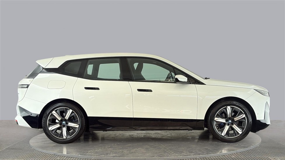 BMW iX Image 6
