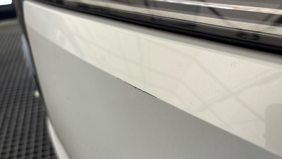 BMW iX Scratches