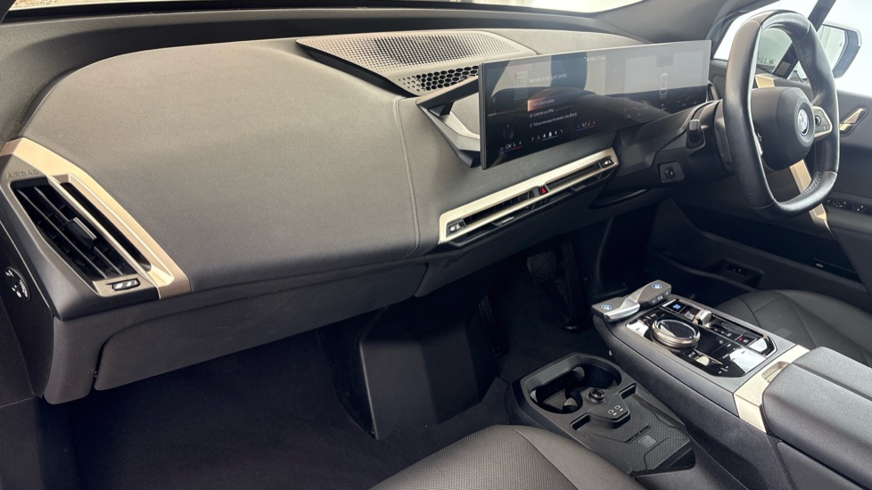 BMW iX Image 10