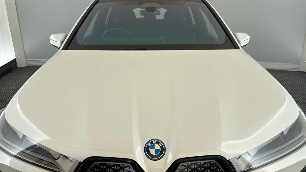 BMW iX Image 16