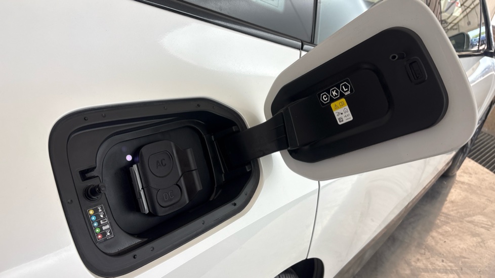 BMW iX Image 21