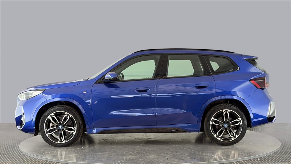 BMW iX1 Image 2