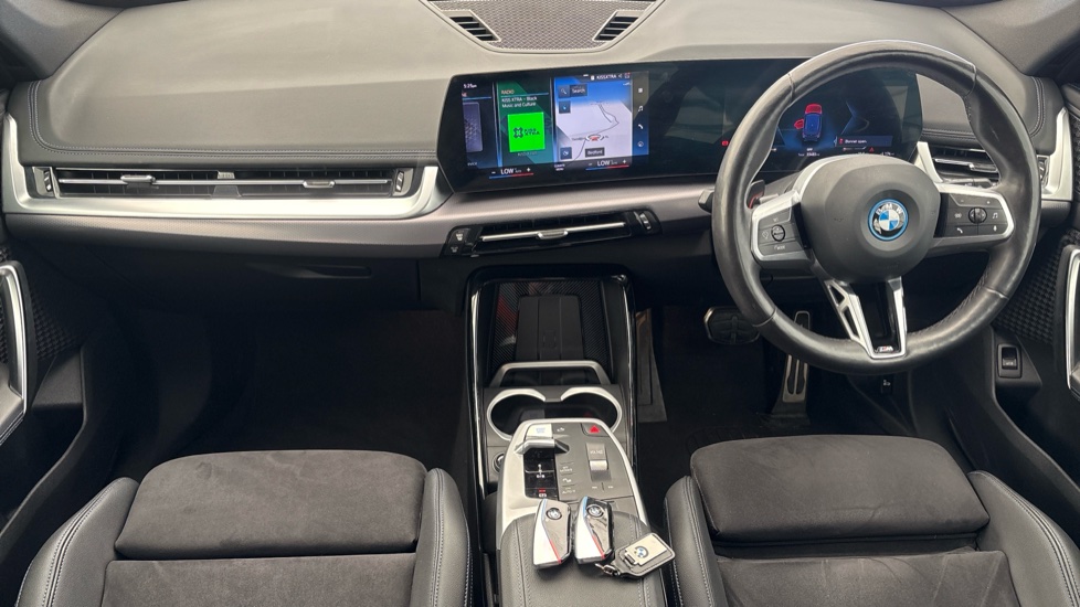 BMW iX1 Image 11