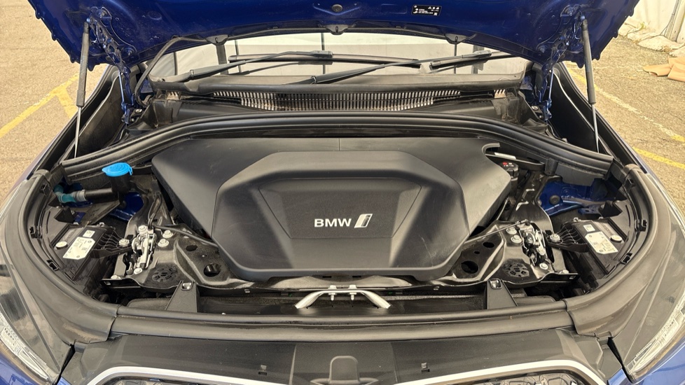BMW iX1 Image 16
