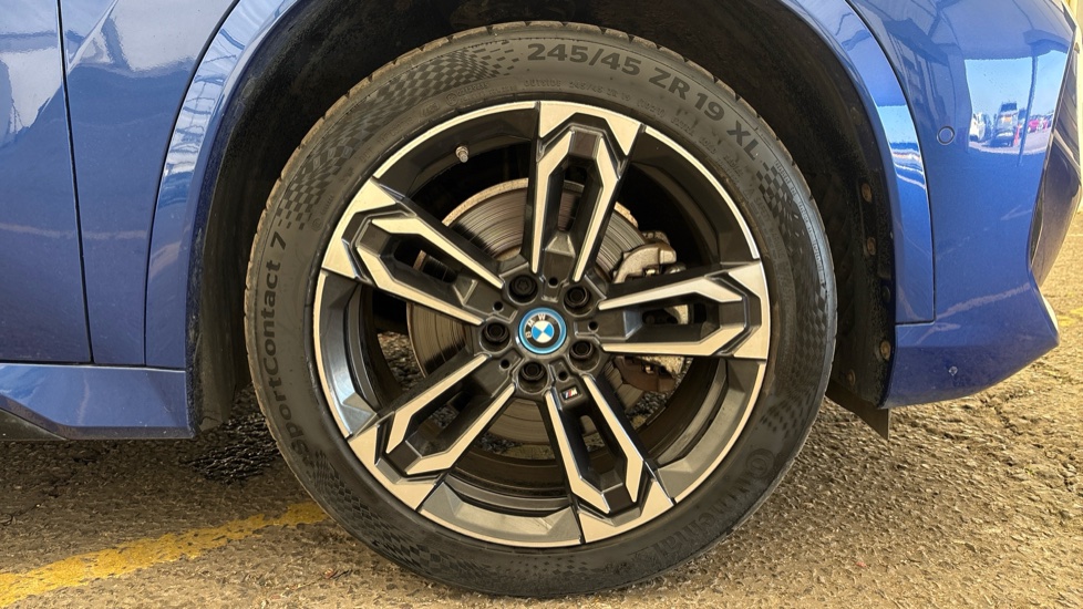 BMW iX1 Image 20