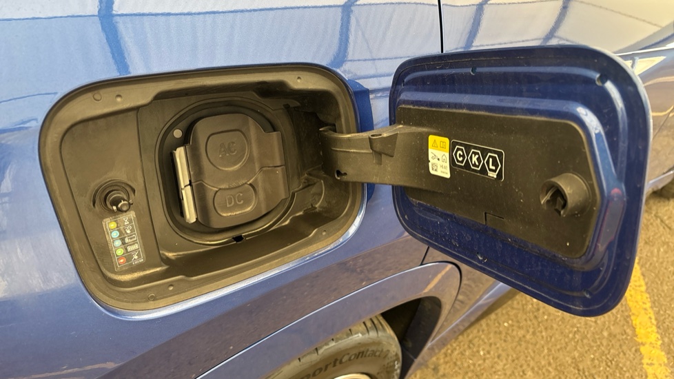 BMW iX1 Image 21