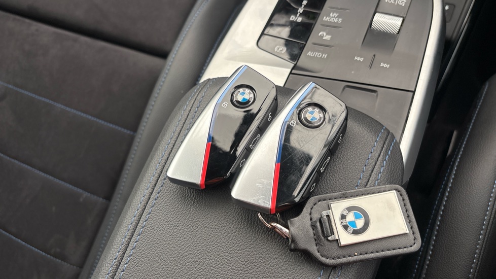 BMW iX1 2 keys available