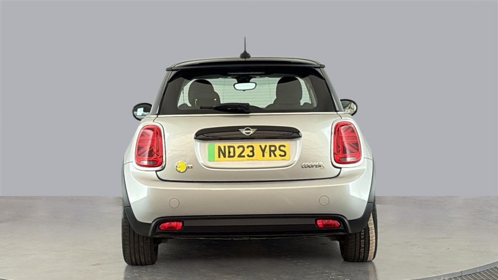 MINI HATCHBACK Image 4