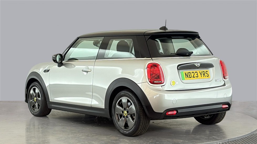 MINI HATCHBACK Image 3