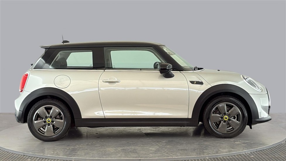 MINI HATCHBACK Image 6