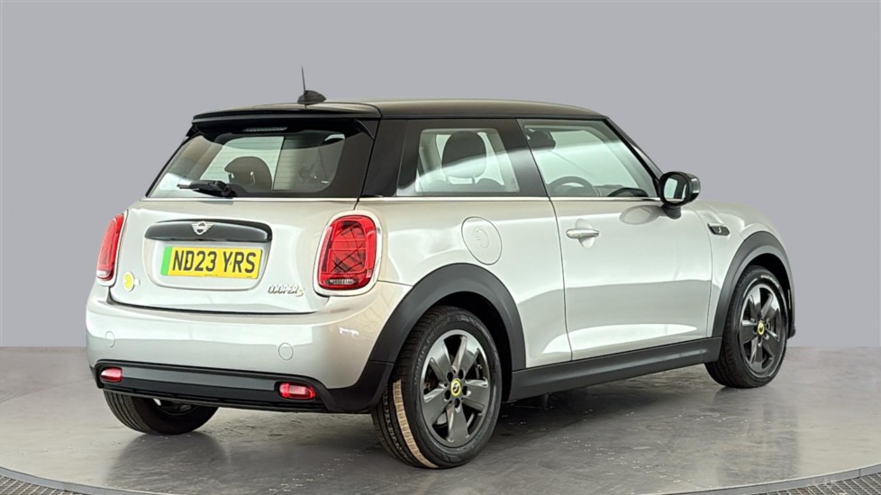 MINI HATCHBACK Image 5