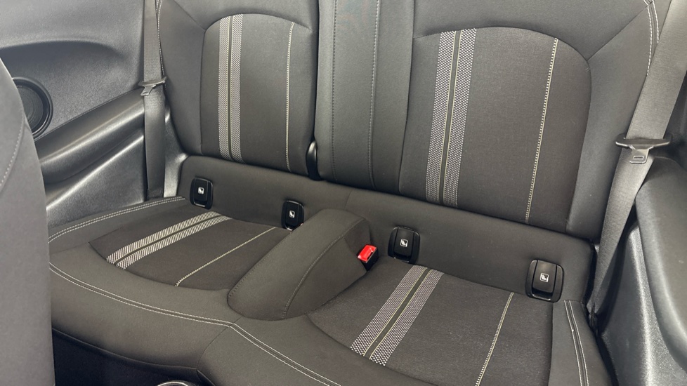 MINI HATCHBACK Image 14