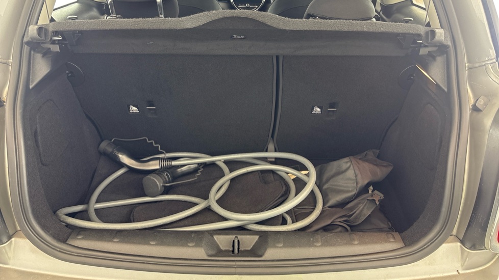 MINI HATCHBACK Image 15