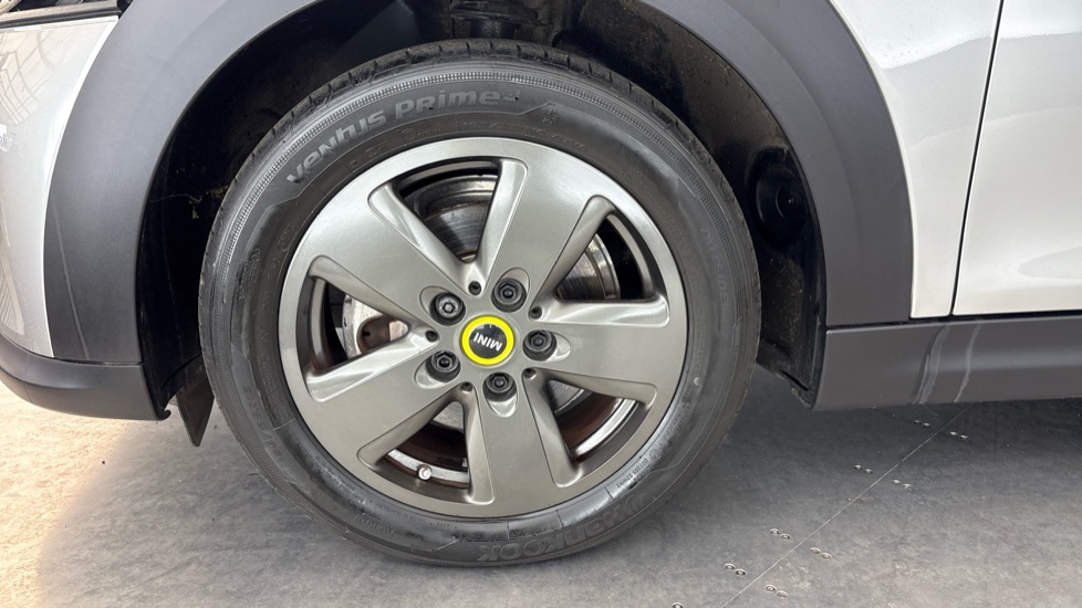 MINI HATCHBACK Image 17