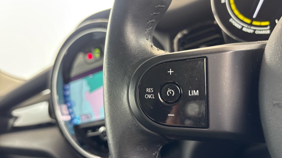 MINI HATCHBACK cruise control