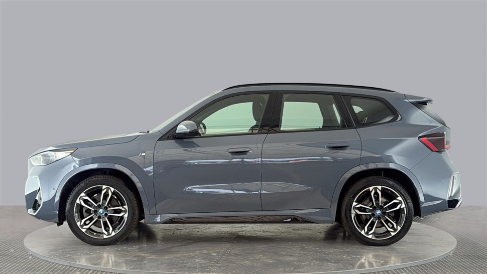 BMW iX1 Image 2
