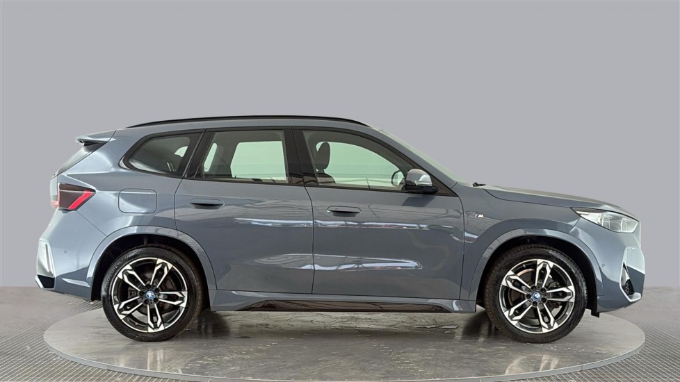 BMW iX1 Image 6