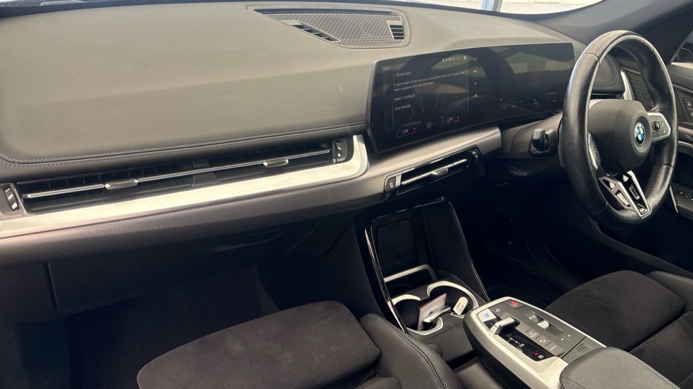 BMW iX1 Image 10