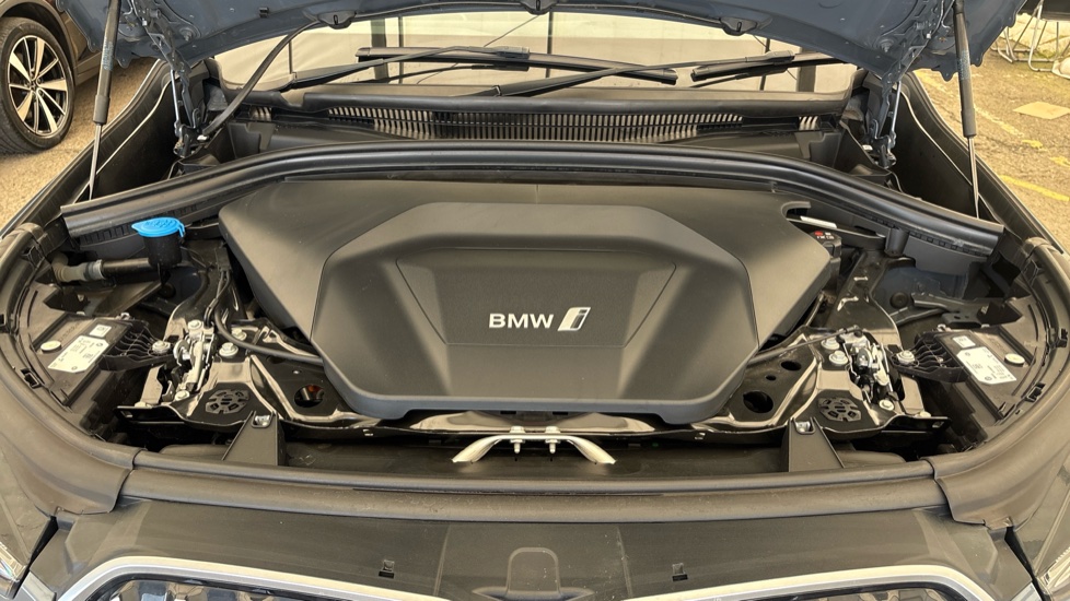 BMW iX1 Image 16
