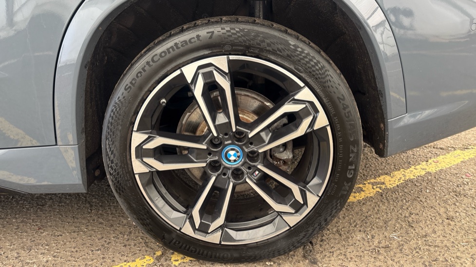 BMW iX1 Image 18