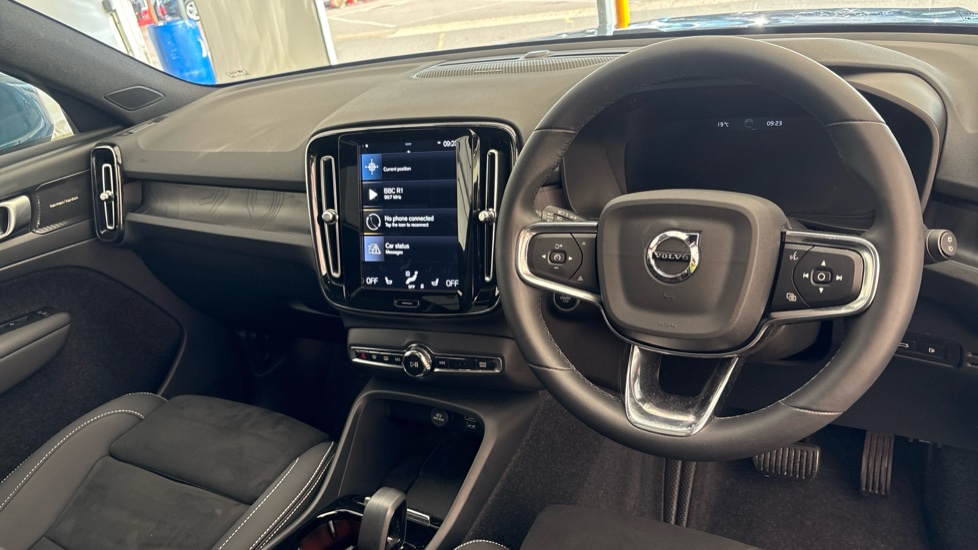 VOLVO XC40 Image 9