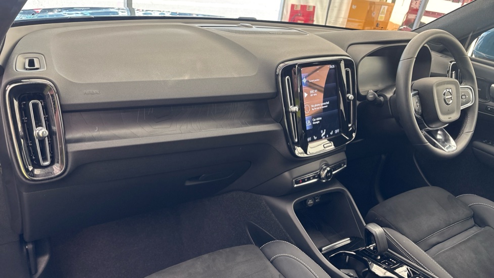 VOLVO XC40 Image 10