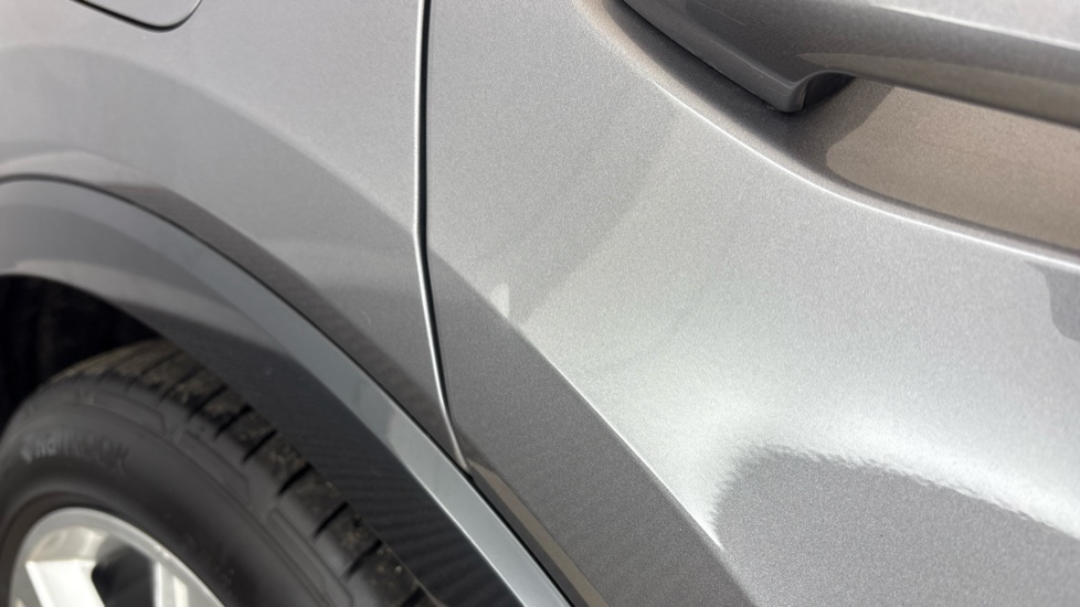AUDI Q4 Dent